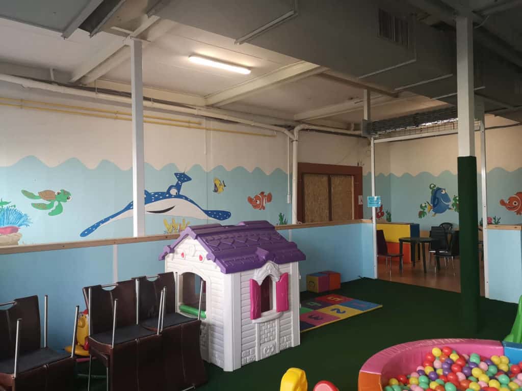 Ponúkame na prenájom priestory vhodné na obchod, sklad, prípadne menšiu výrobu v širšom centre Popradu