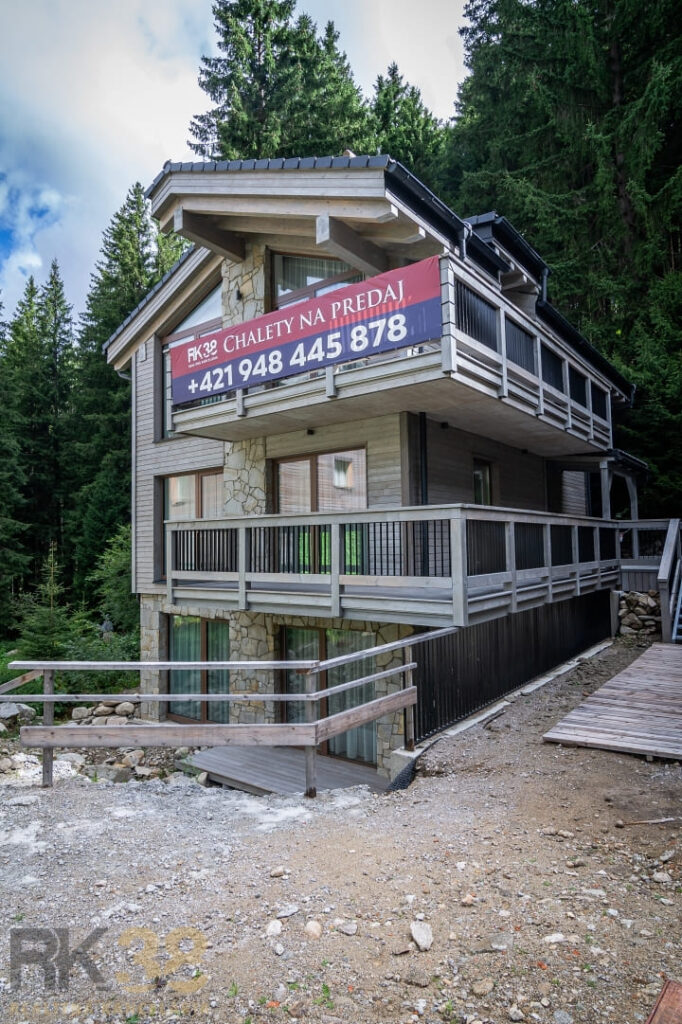 Moderný investičný chalet s troma apartmánmi na svahu v Jasnej
