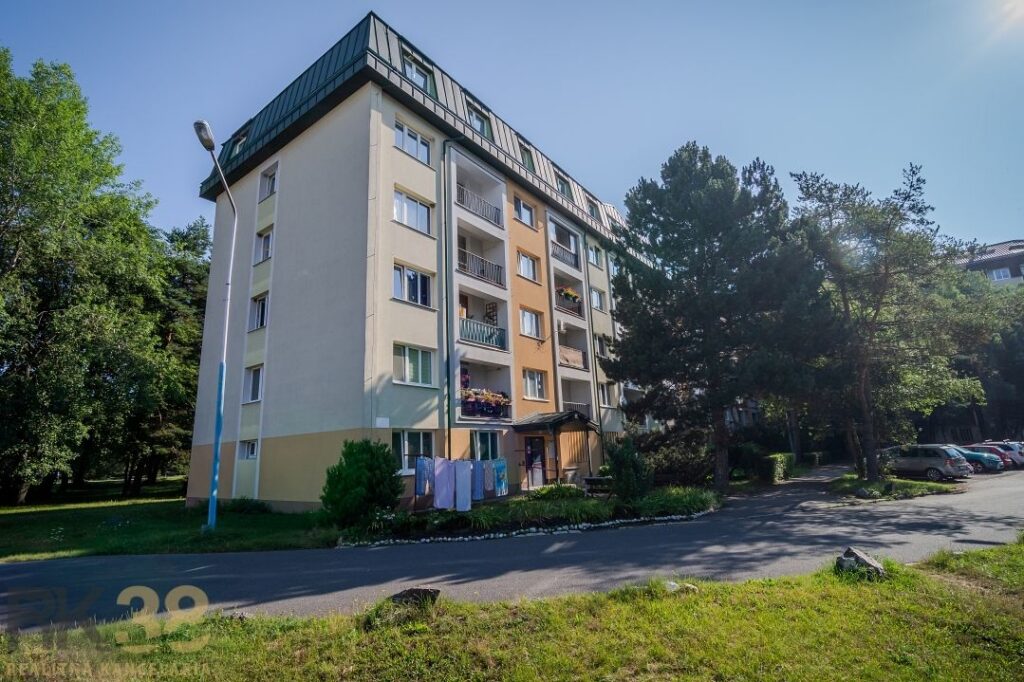 Predaj: Zrekonštruovaný 4-izbový byt s loggiou | Poprad – Západ