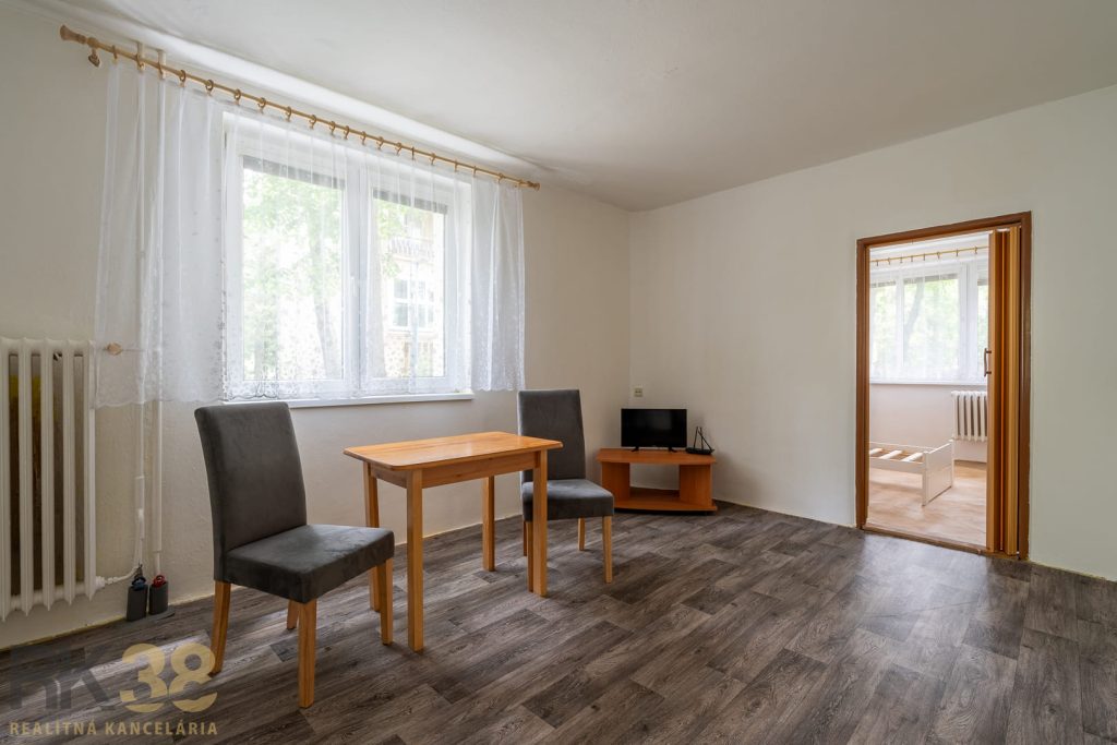 Pokojné bývanie s dostatkom priestoru: 4-izbový byt na Štúrovej ulici