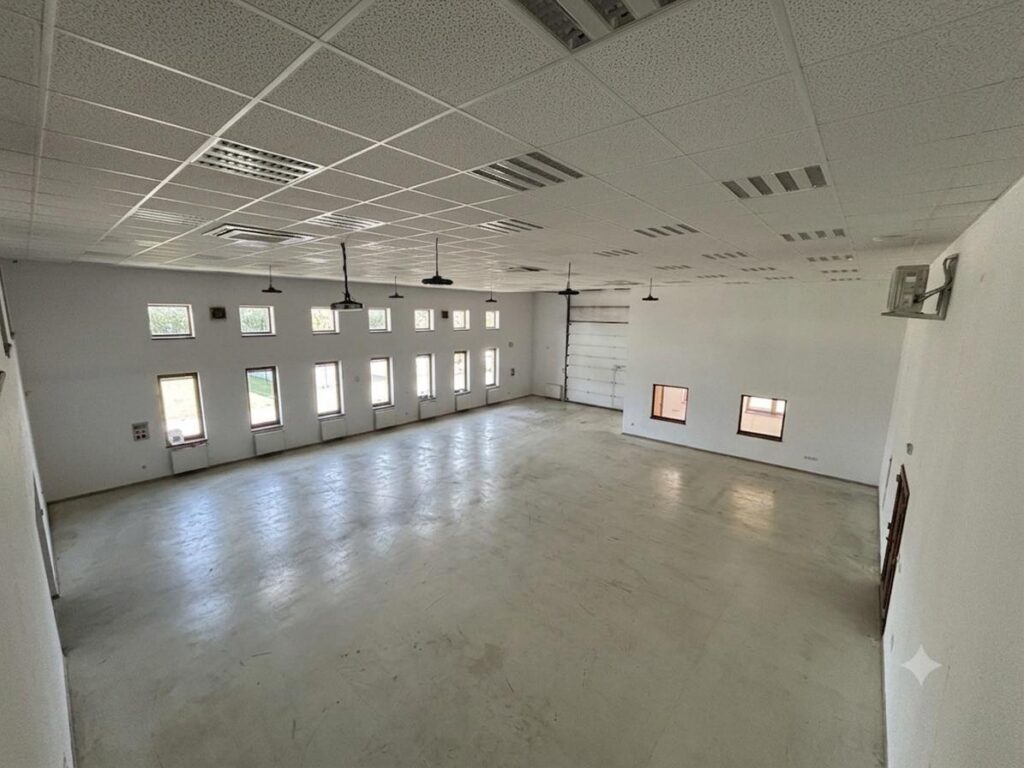 Na prenájom výrobná/skladová hala v top stave v blízkosti Popradu