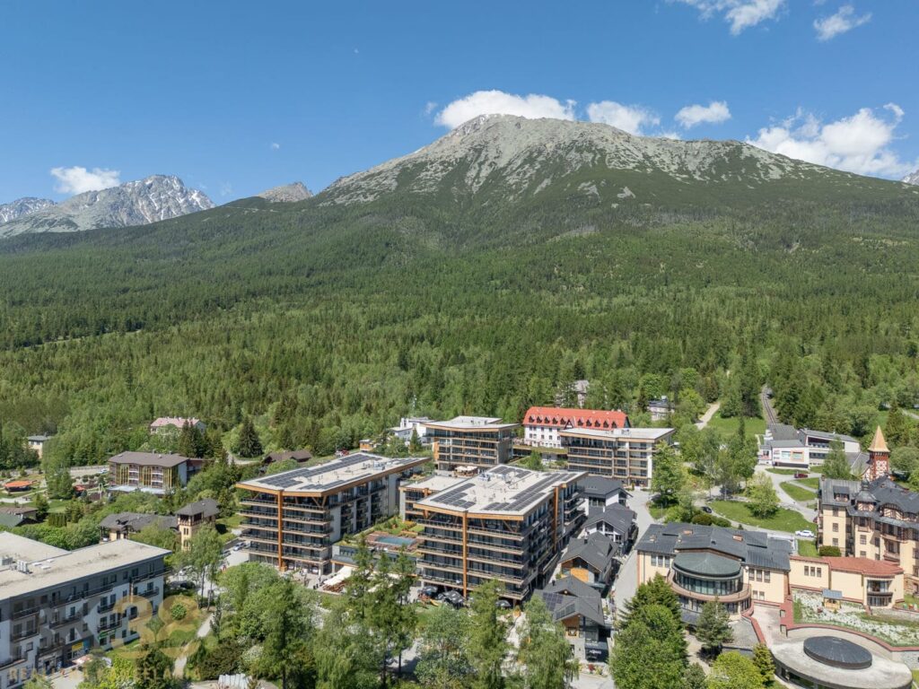 Pripravujeme: Exkluzívny apartmán pod tatranskými štítmi – terasa, výhľad a prémiová poloha | Hrebienok Resort****