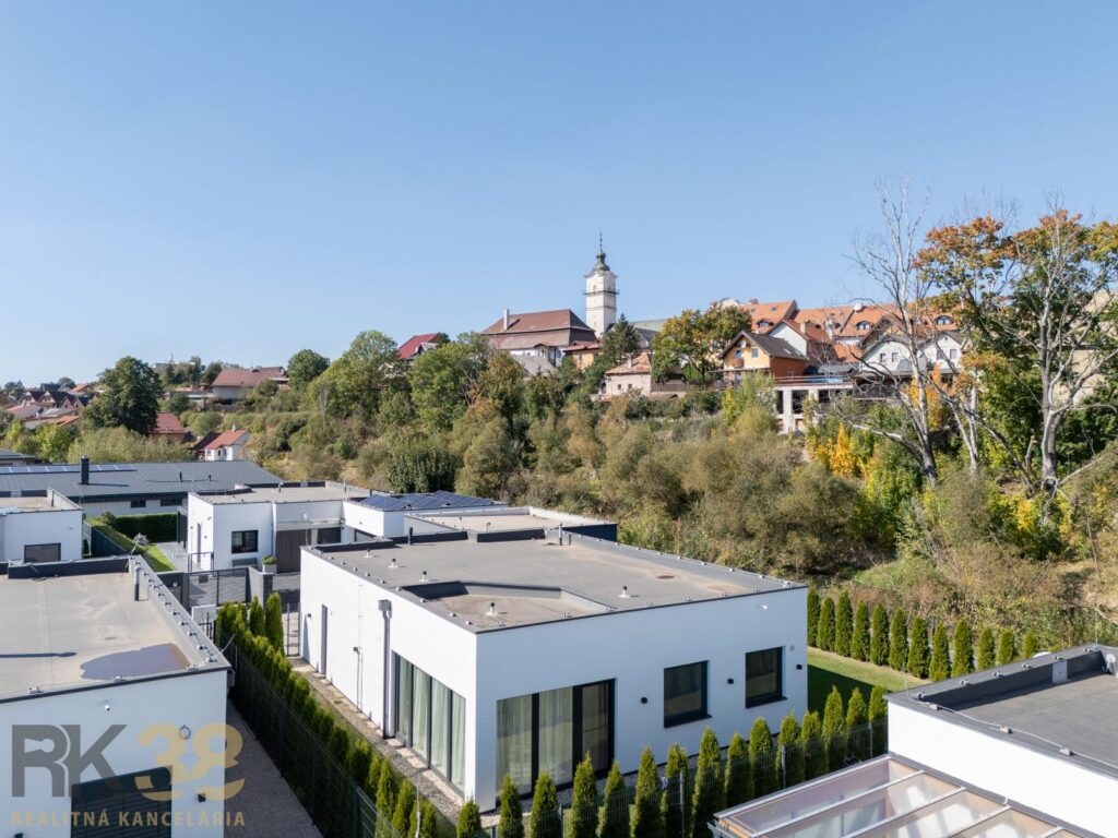Moderný kompletne zariadený rodinný dom so záhradou a garážou | Spišská Sobota