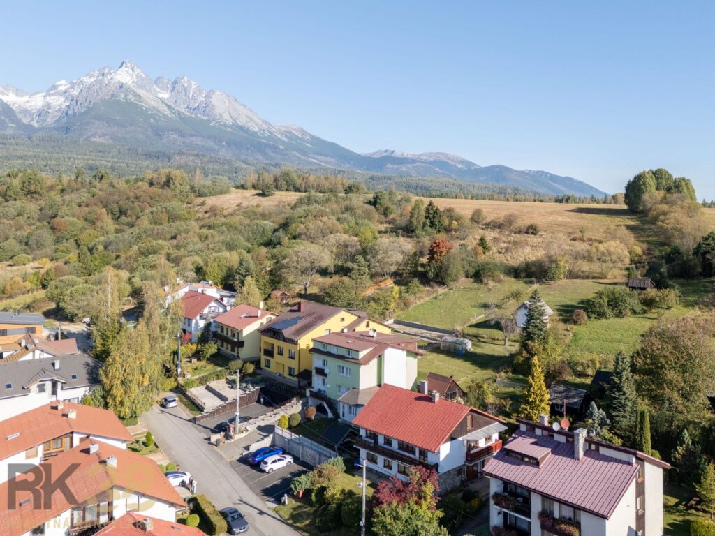 Rodinný dom využívaný ako penzión s veľkorysým pozemkom a výhľadmi na Tatry | Nová Lesná