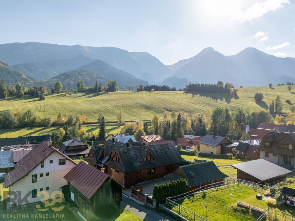 Rodinný dom s terasou, krbom a saunou v malebnom Ždiari